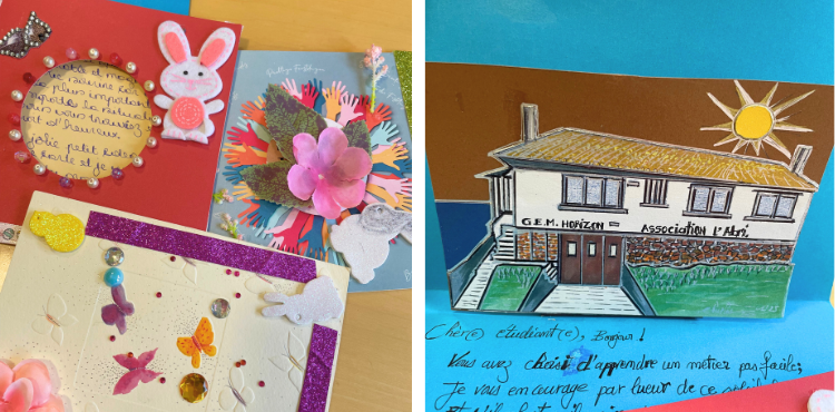 Des exemples de cartes postales customisées par les participants du côté de l'Association l'Abri. L'une d'entre elles représente la maison du Groupe d'Entraide Mutuel d'Evreux. 